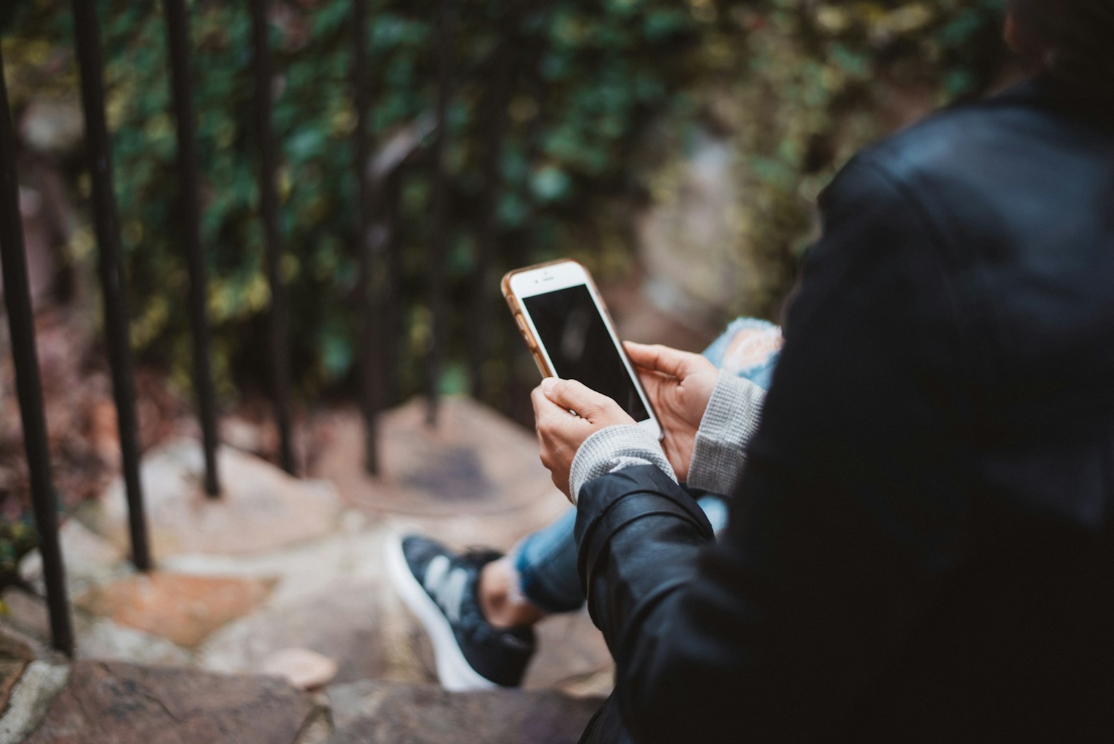 US Mobile vs Airalo: Which eSIM Plan Should You Buy?